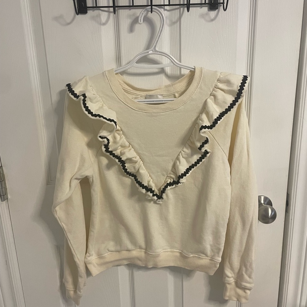 Long-sleeve ruffle top